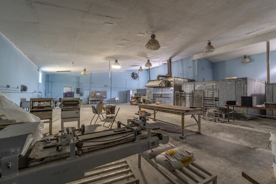 More Photos Of 1412 N Magnolia Ave, Ocala Restaurant For Sale