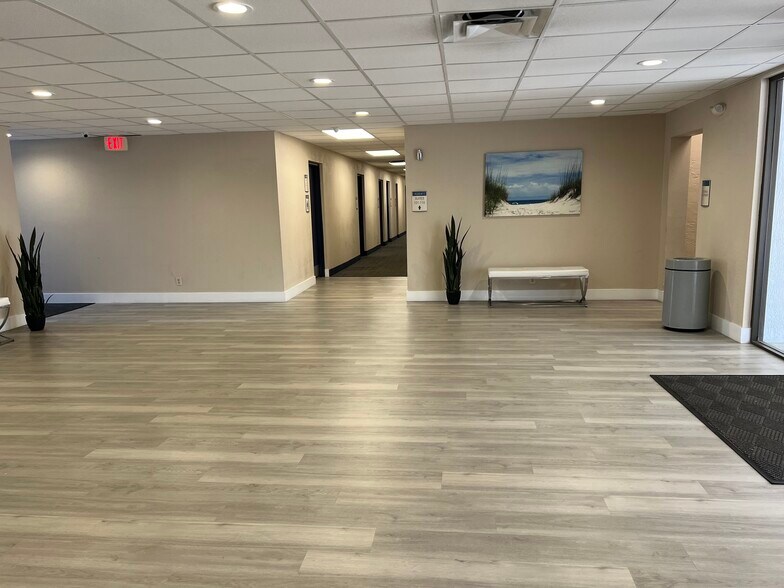 More Photos Of 8333 W McNab Rd, Tamarac Medical For Lease