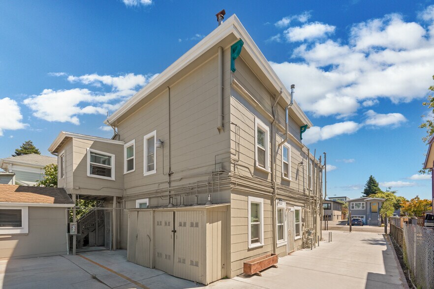 More Photos Of 1062 60th St, Oakland Apartments For Sale