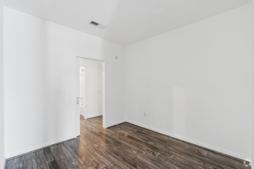More Photos Of 1924 8th St NW, Washington Apartments For Lease