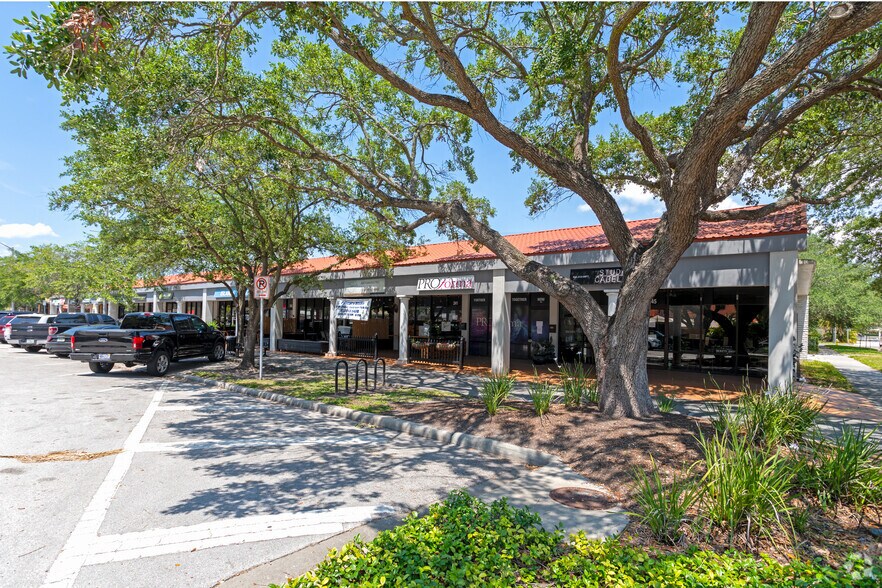 Primary Photo Of 223 E Davis Blvd, Tampa Storefront For Lease