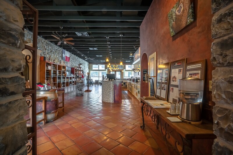 More Photos Of 316 E Wallace St, San Saba General Retail For Sale