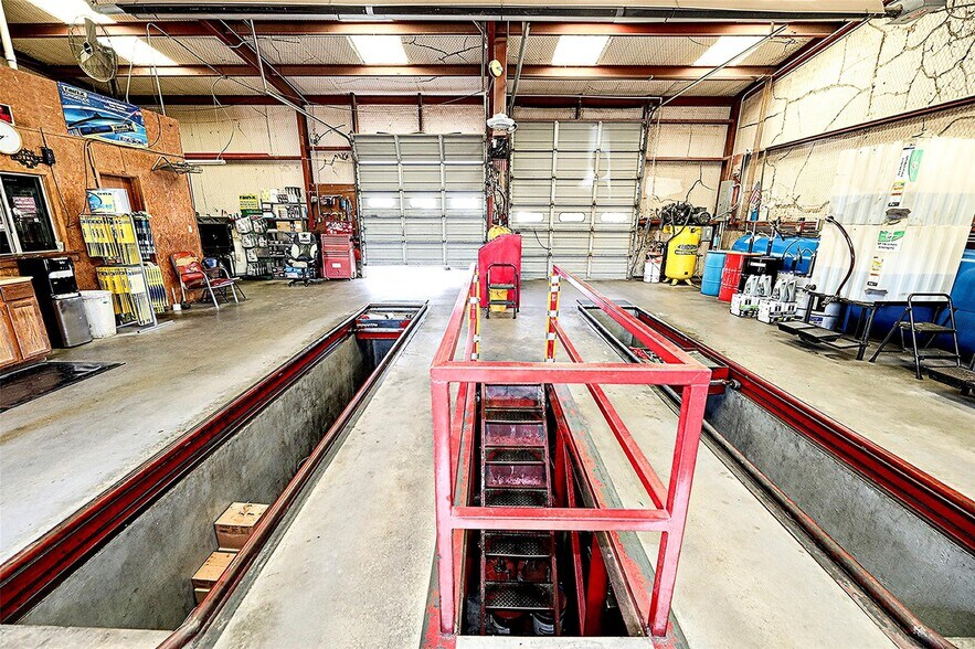 More Photos Of 108 E Wise St, Bowie Specialty For Sale