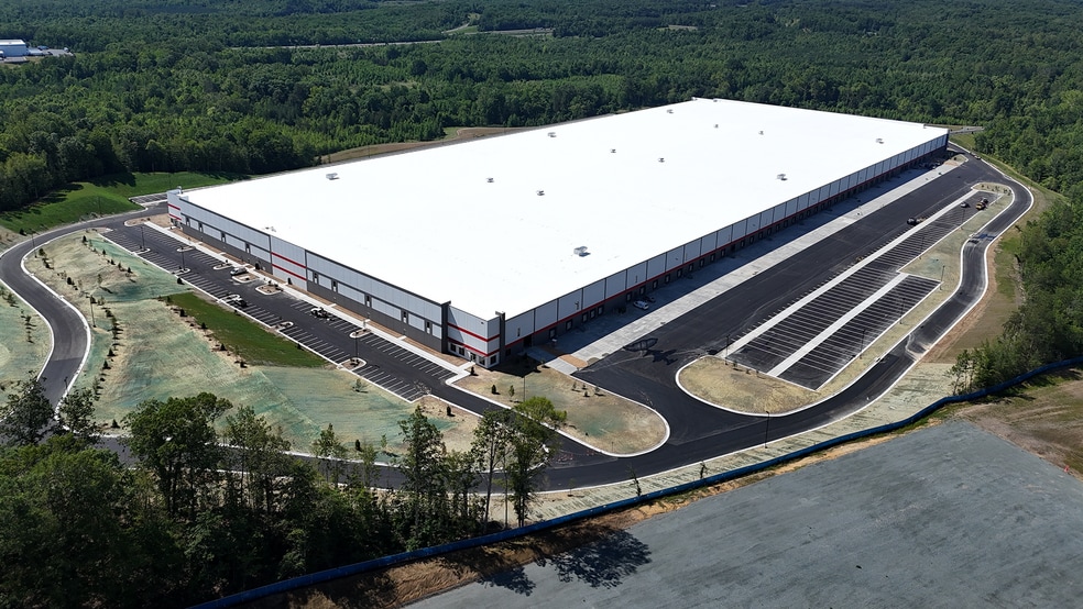 More Photos Of 211 Centreport Pky, Fredericksburg Warehouse For Lease