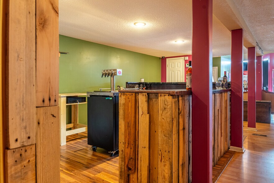 More Photos Of 620 Cherokee St, Leavenworth Storefront Retail Office For Sale