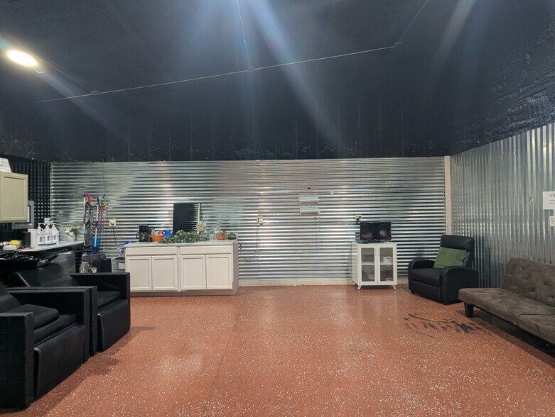More Photos Of 660 Highway 105 E, Sour Lake General Retail For Lease