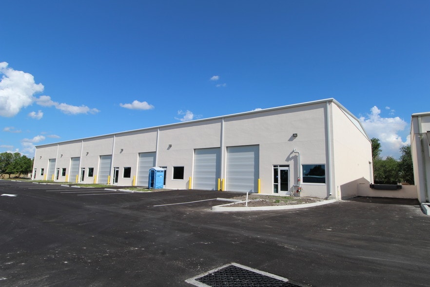 More Photos Of 6250-6270 Clarity Ct, Sarasota Unknown For Lease