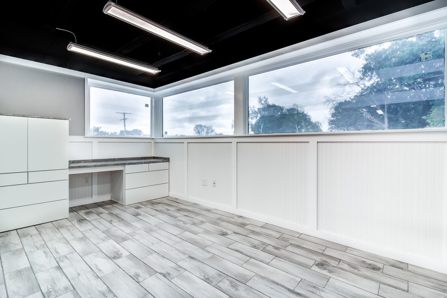 More Photos Of 25300 Lorain Rd, North Olmsted Medical For Lease