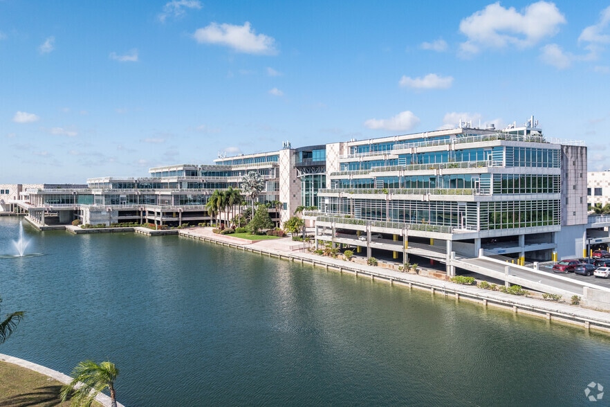 More Photos Of 18001 Old Cutler Rd, Palmetto Bay Office For Lease