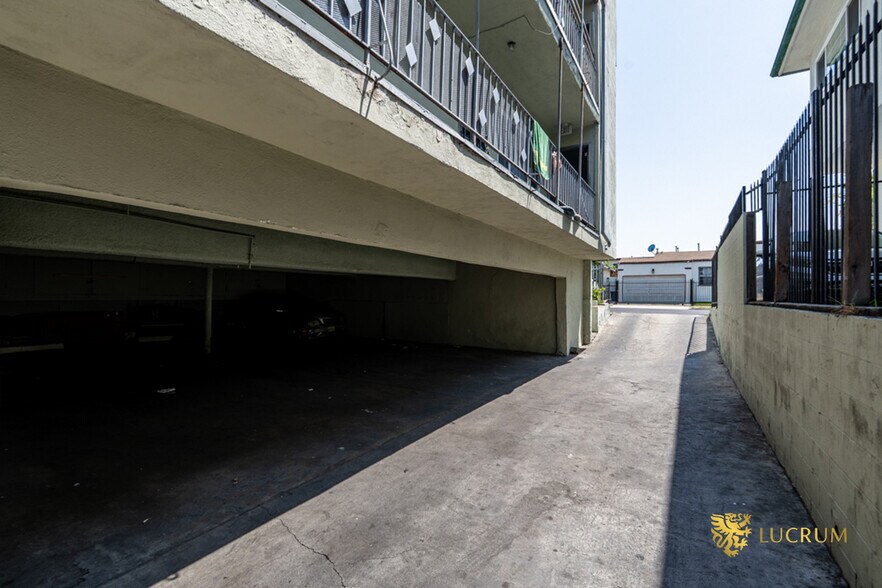 More Photos Of 1683 S Longwood Ave, Los Angeles Apartments For Sale