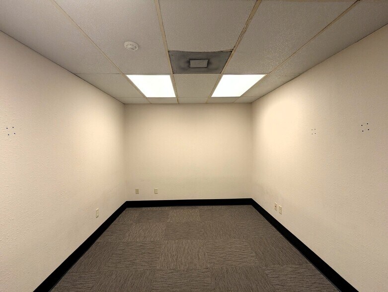 More Photos Of 2440 W Cardinal Dr, Beaumont Warehouse For Lease