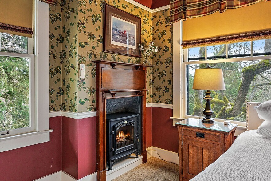 More Photos Of 455 N Oregon St, Jacksonville Hospitality For Sale