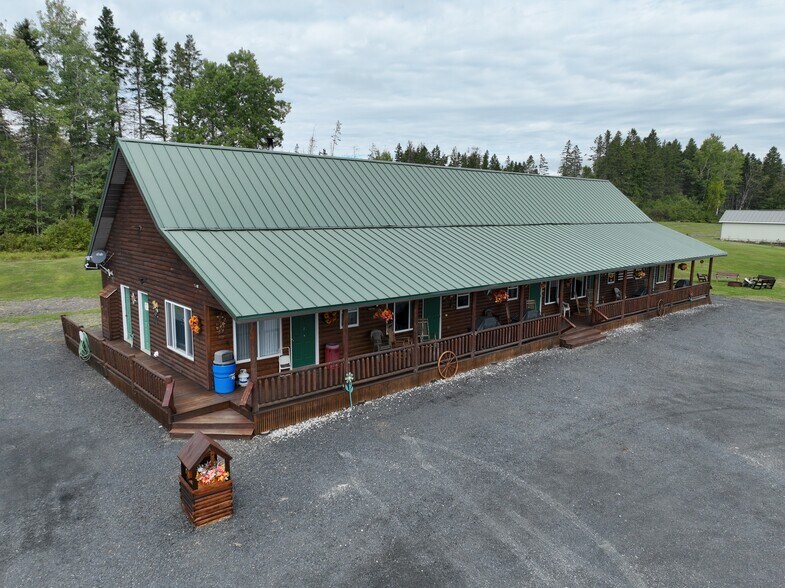 Primary Photo Of 109 Sinclair Rd, Sinclair Sports And Entertainment For Sale