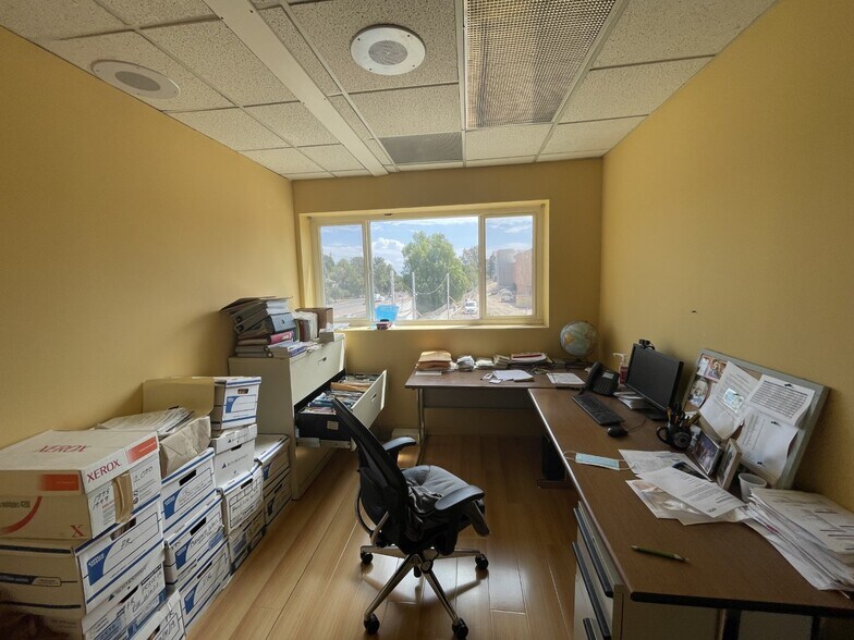 More Photos Of 20631 Ventura Blvd, Woodland Hills Office For Lease