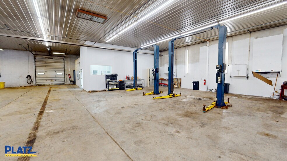 More Photos Of 409 E Main St, Andover Flex For Lease