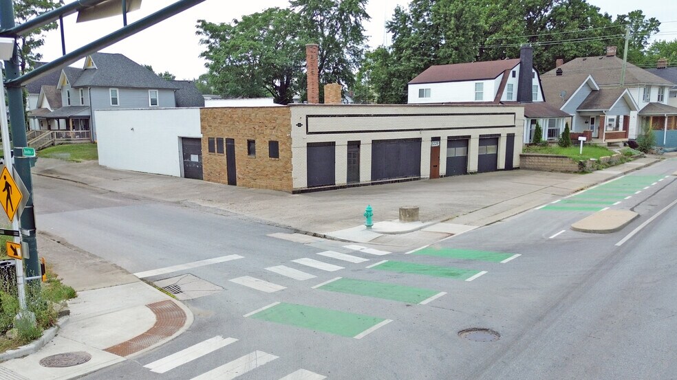 More Photos Of 2229 E New York St, Indianapolis Flex For Lease