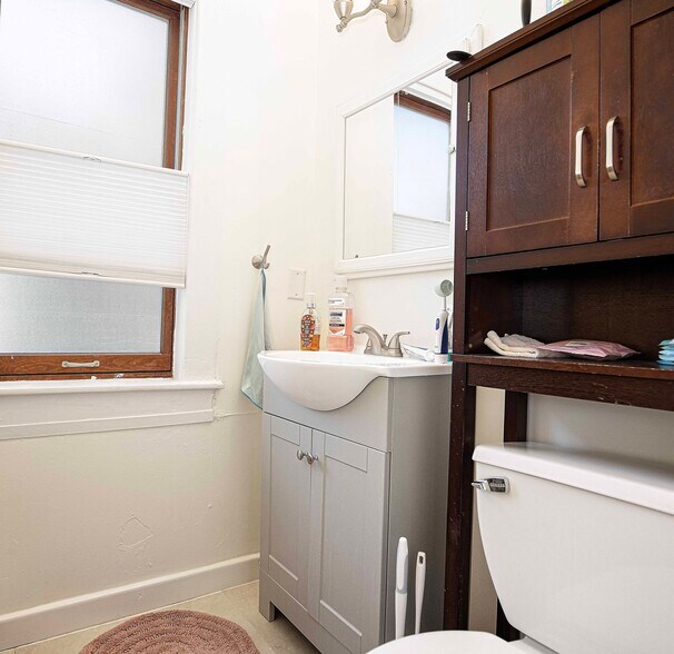 More Photos Of 1537 S Rolling Rd, Halethorpe Apartments For Sale