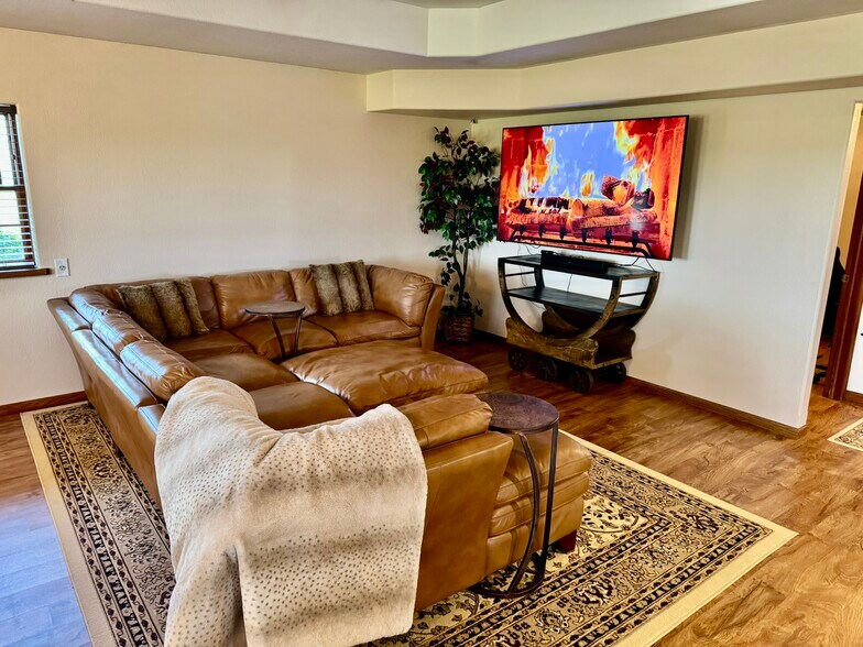 More Photos Of 505 Meridian Rd, Miltonvale Hospitality For Sale