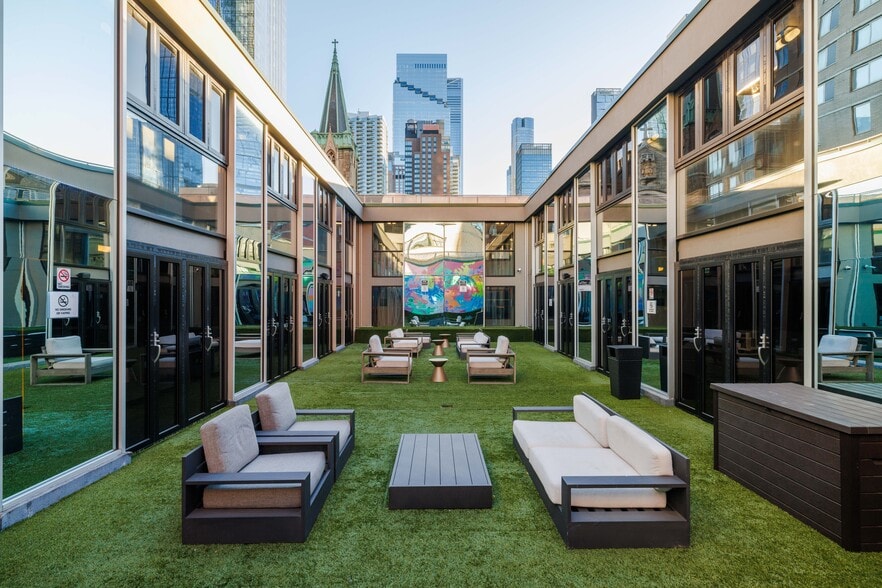 More Photos Of 510 W 42nd St, New York Hotel For Sale