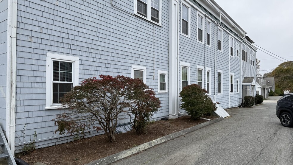 More Photos Of 82 School St, Hyannis Continuing Care Retirement Community For Sale