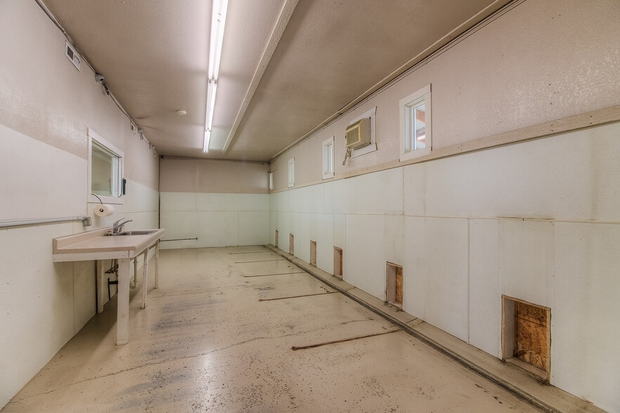 More Photos Of 2310 Terrace Heights Dr, Yakima Flex For Sale