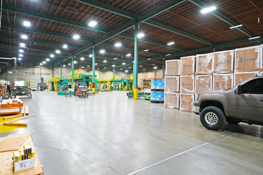 More Photos Of 45 E 3rd Ave, Toppenish Manufacturing For Sale