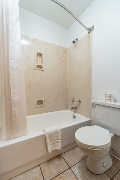 More Photos Of 21625 Highway 160, Durango Hotel For Sale