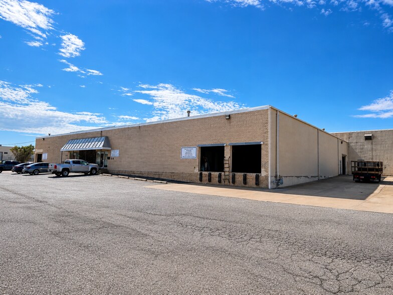 Primary Photo Of 210-222 NE 31st St, Oklahoma City Manufacturing For Lease