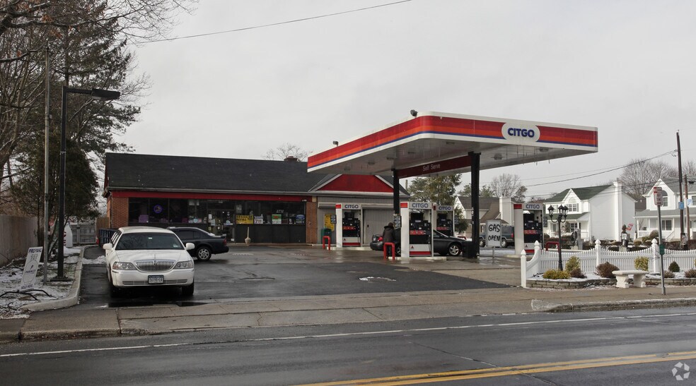 More Photos Of 540 Islip Ave, Islip General Retail For Lease