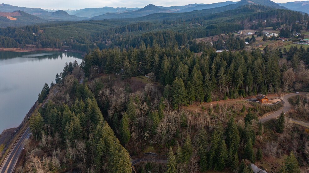 More Photos Of 6331 Lake Pointe Wy, Sweet Home Lodge Meeting Hall For Sale