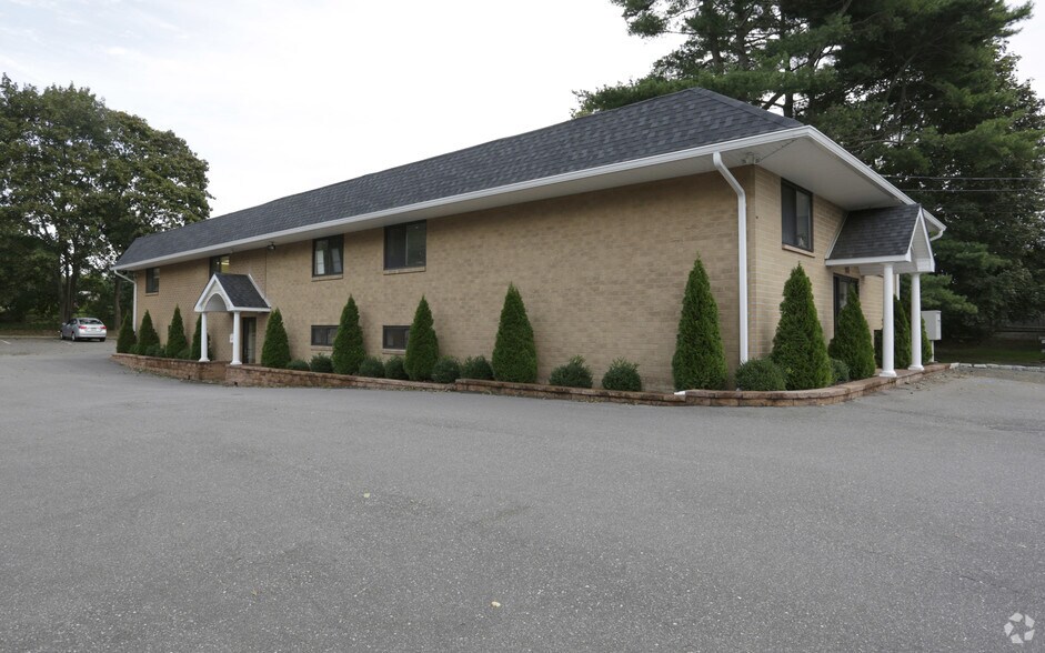 More Photos Of 205 Smithtown Blvd, Nesconset Office For Sale