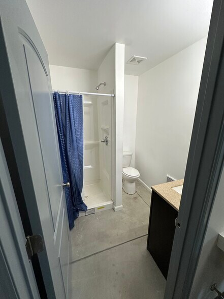 More Photos Of 17 S Cantril St, Castle Rock Lodge Meeting Hall For Sale