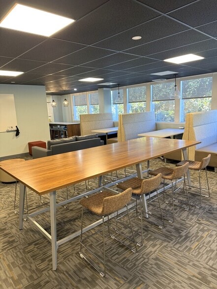 More Photos Of 4950 W Hamilton Ave, San Jose Office For Lease