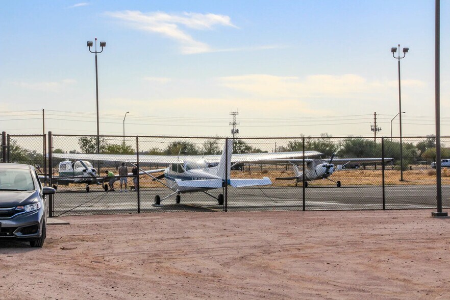 More Photos Of 4710 E Falcon Dr, Mesa Office For Lease