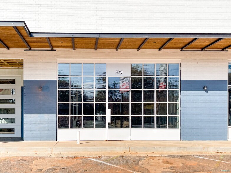 More Photos Of 700 Baxter St, Athens Freestanding For Lease