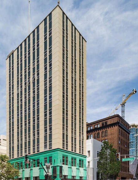 More Photos Of 1700 Broadway, Oakland Office For Lease