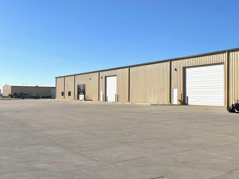 Primary Photo Of 2608 E 32nd Street Pl, Kearney Warehouse For Lease