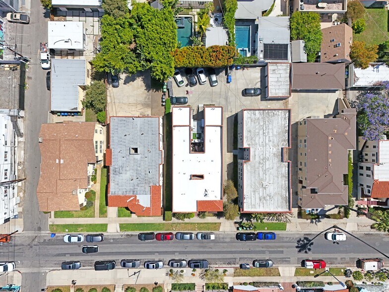 More Photos Of 636 N Spaulding Ave, Los Angeles Apartments For Sale