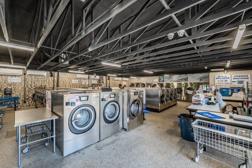 More Photos Of 1810 Ribaut Rd, Port Royal Convenience Store For Sale