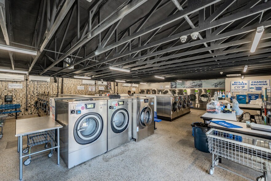 More Photos Of 1810 Ribaut Rd, Port Royal Convenience Store For Sale