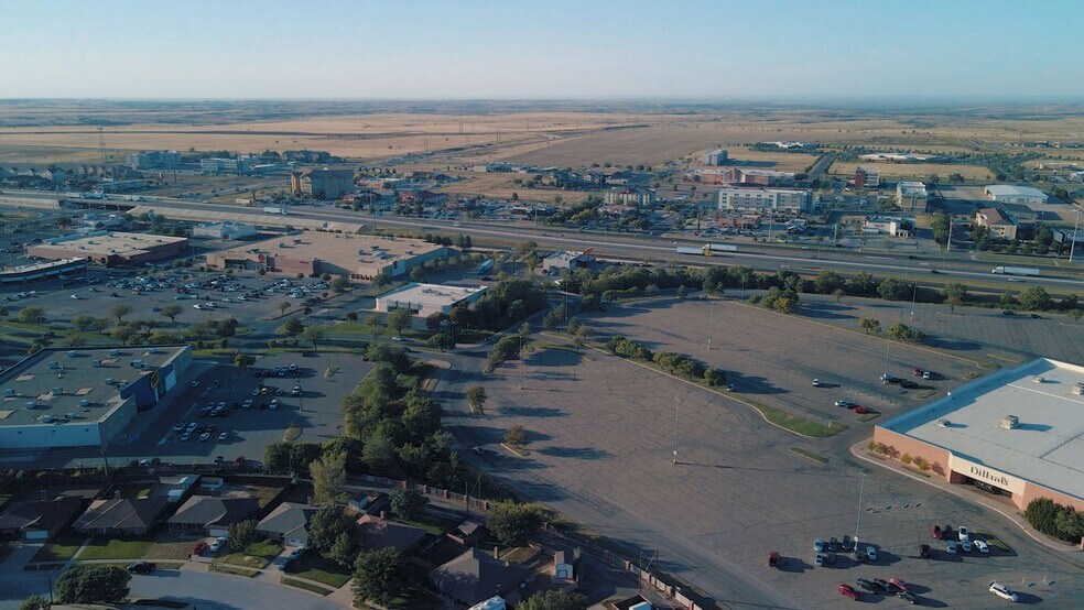 More Photos Of 8101 W I-40, Amarillo Restaurant For Lease