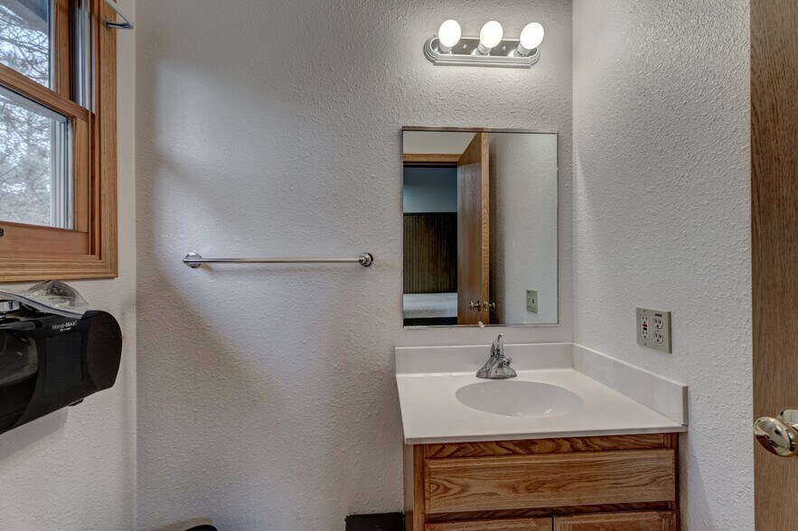 More Photos Of 1116 N 5th St, Custer Trailer Camper Park For Sale