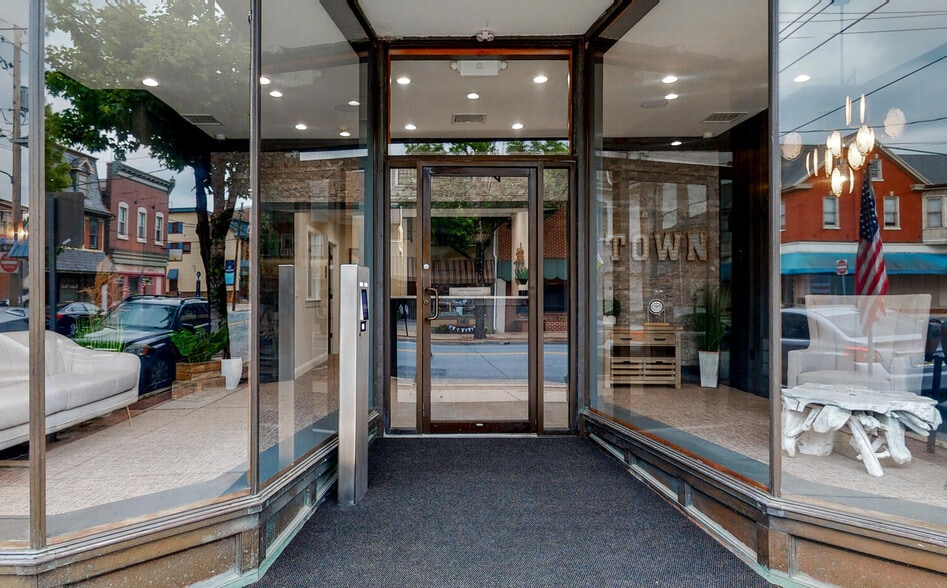 Primary Photo Of 48 S Market St, Elizabethtown Office For Lease