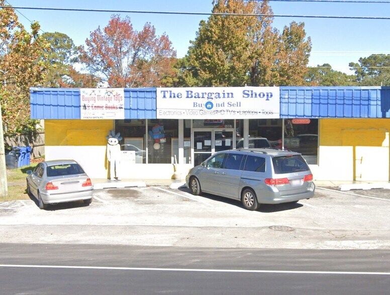Primary Photo Of 1907 Lejeune Blvd, Jacksonville General Retail For Sale