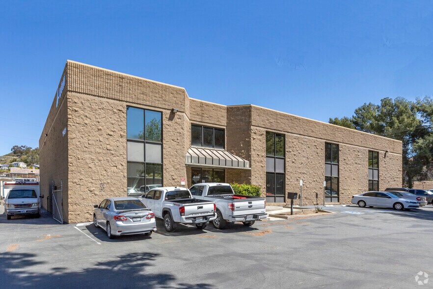 More Photos Of 11491 Woodside Ave, Santee Research And Development For Lease