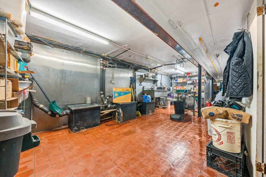 More Photos Of 253-09 Northern Blvd, Flushing Storefront Retail Residential For Sale