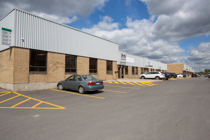 More Photos Of 1025-1087 Autoroute 440, Laval Distribution For Lease