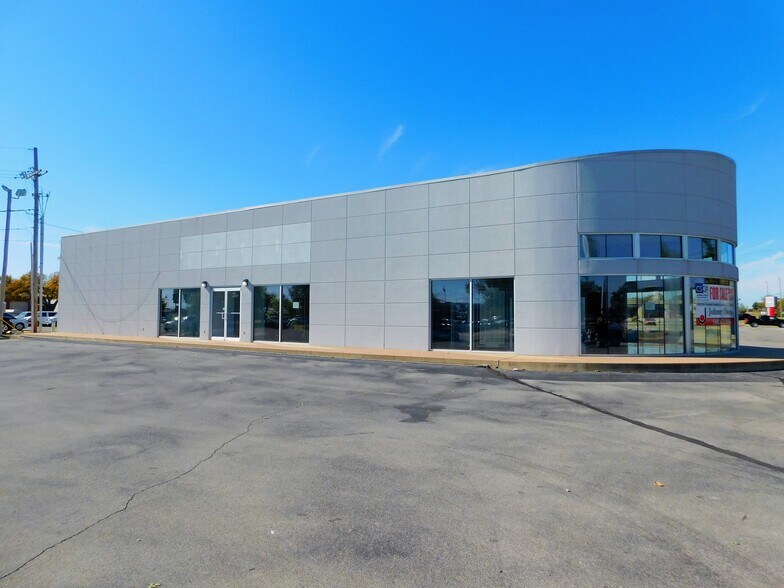 More Photos Of 202 W Gore Blvd, Lawton Auto Dealership For Sale