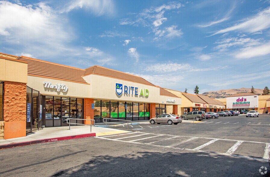 More Photos Of 1020-1080 S White Rd, San Jose Unknown For Lease