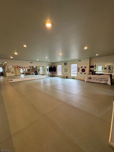 More Photos Of 630 Valley Rd, Gillette General Retail For Sale